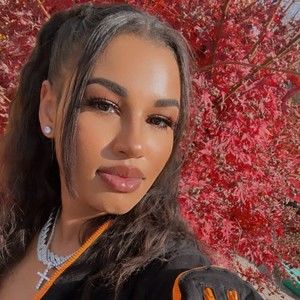 Meet your Posher, Latrisha